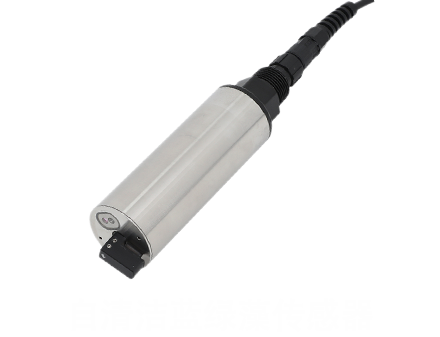 崫